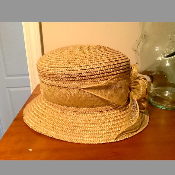 Betmar New York 100% natural Straw Summer Hat - small brim  cloche w/ flower - Picture 8 of 10